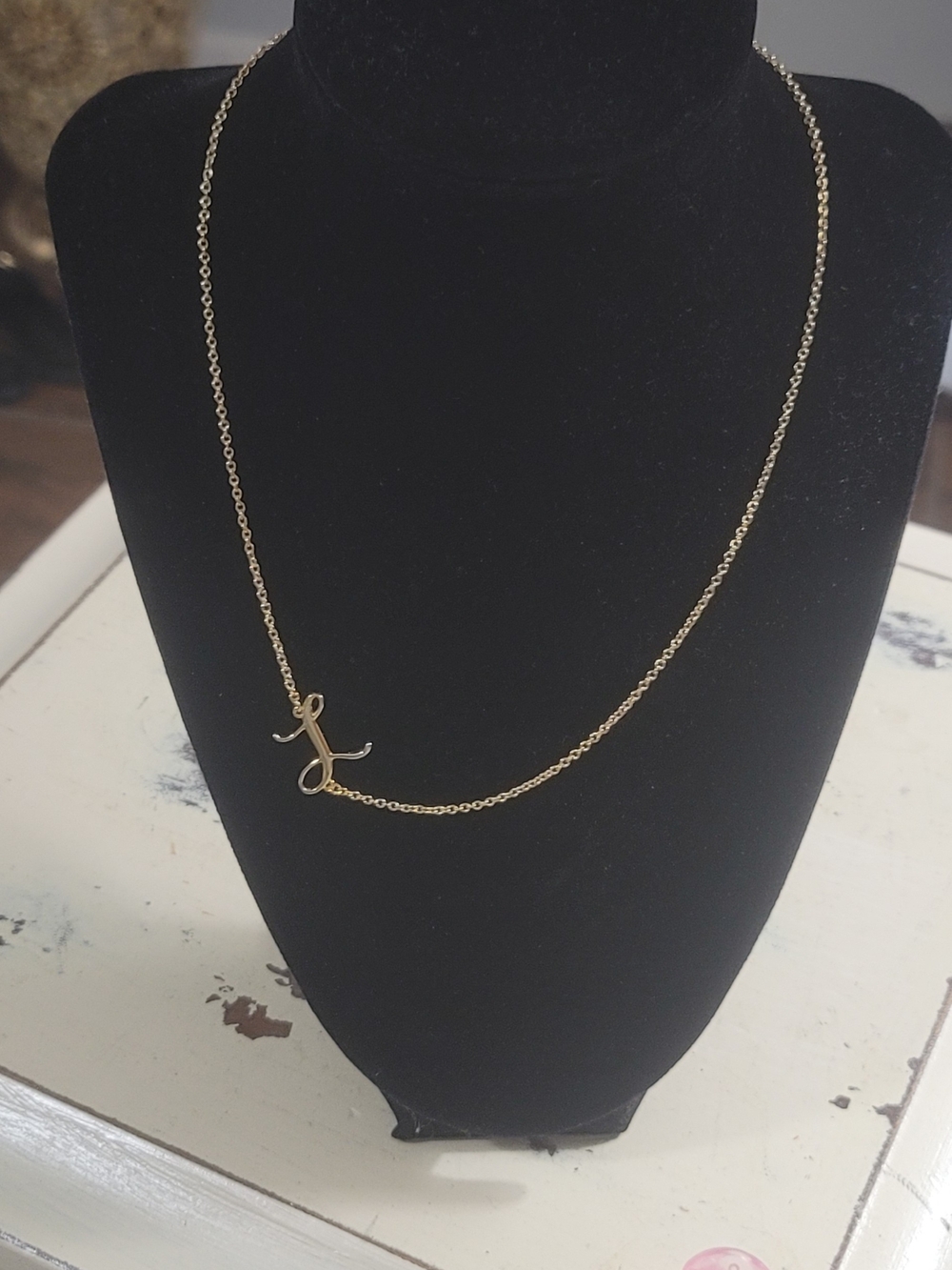 Minimalist Gold 'L' Initial Necklace - Women's Jewelry